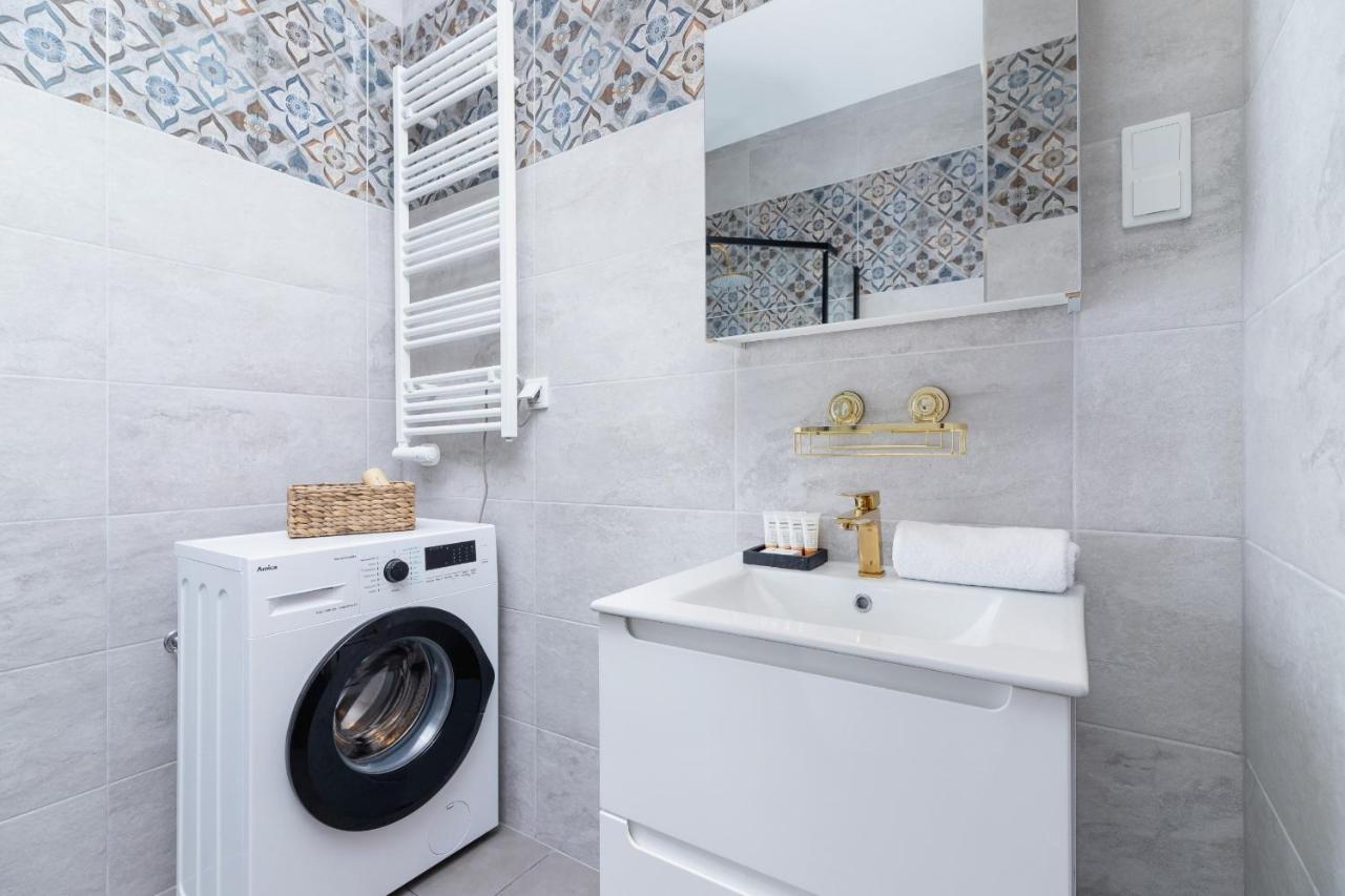 Apartment Fabryczna By Renters By Renters Krakau